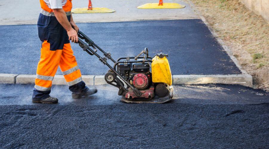Professional gutter cleaning in Finley, TN
